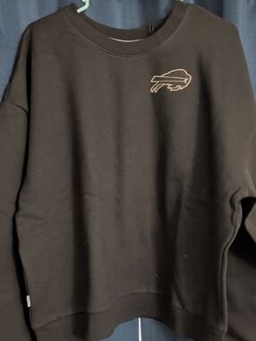 Buffalo Bills Antigua Black Crewneck Sweater